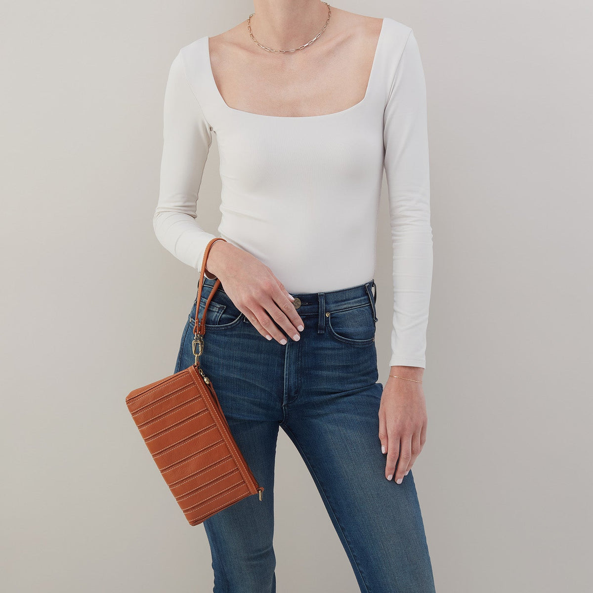 HOBO Great Value - Darcy Crossbody In Smooth Leather - Burnished Caramel