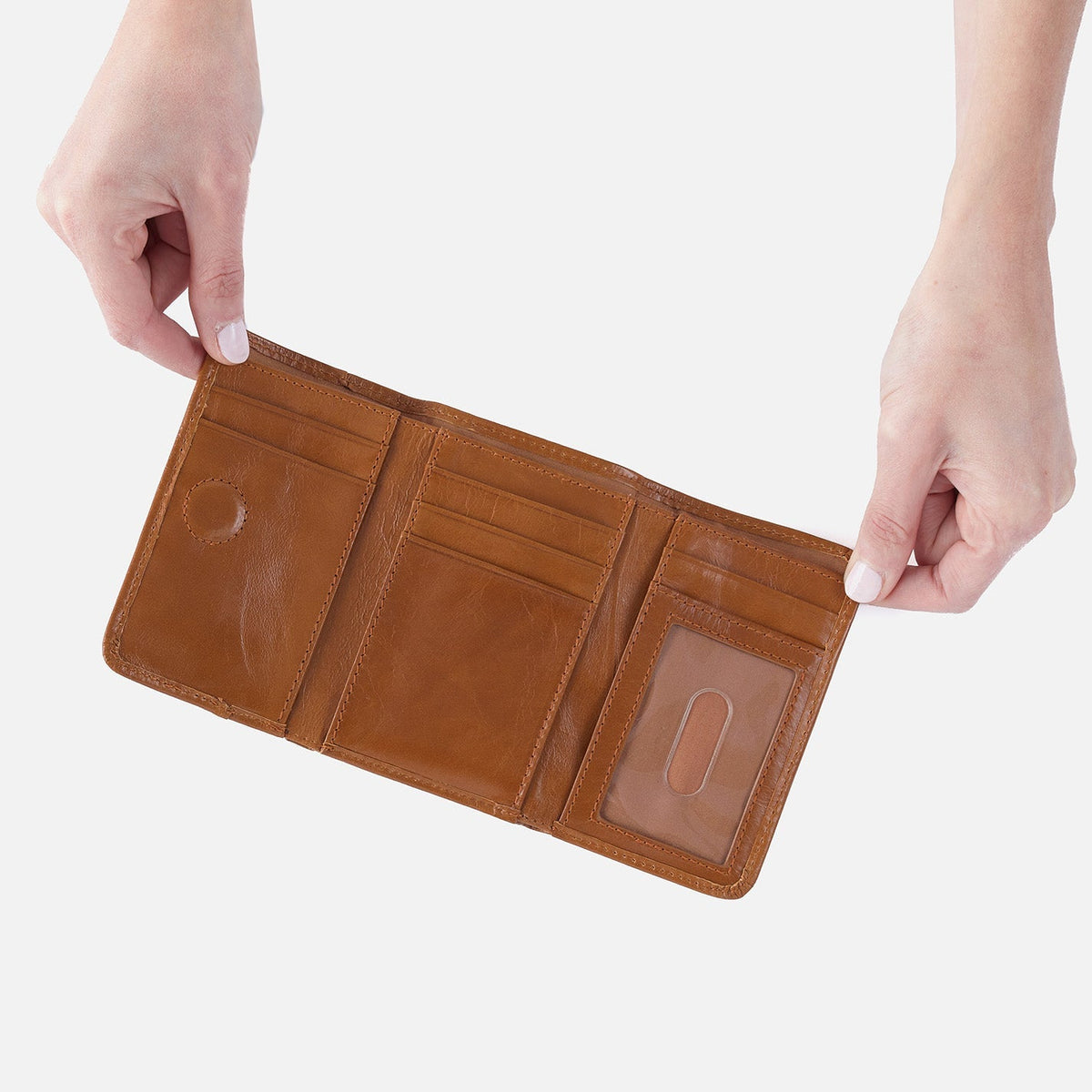 HOBO Recommended - Jill Trifold Wallet In Polished Leather - Truffle