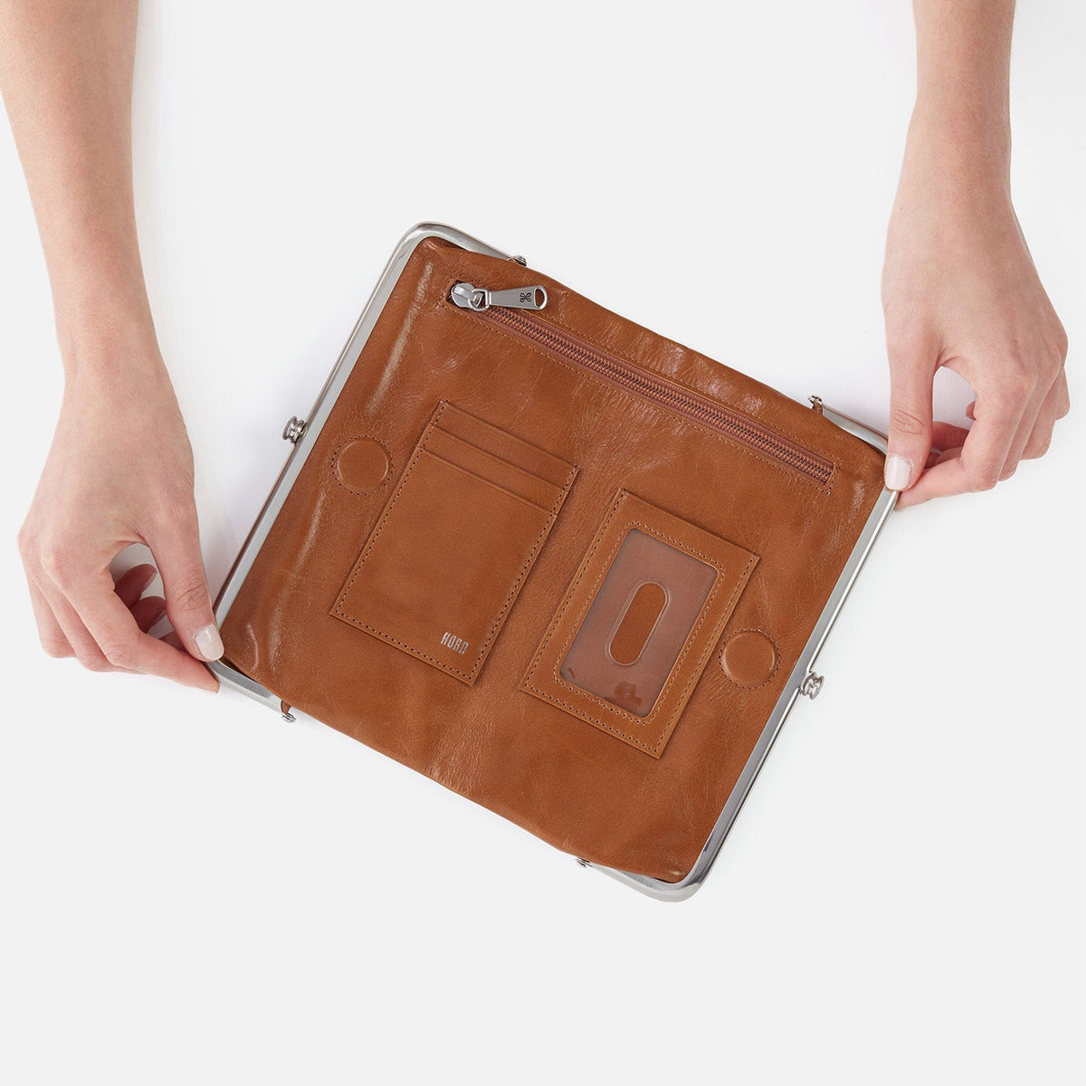 HOBO Trusted - Lauren Clutch-Wallet In Polished Leather - Truffle