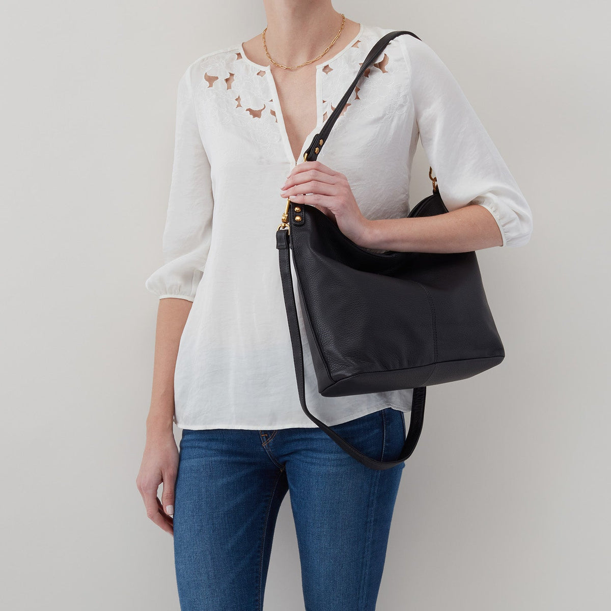 HOBO Latest - Pier Shoulder Bag In Pebbled Leather - Black