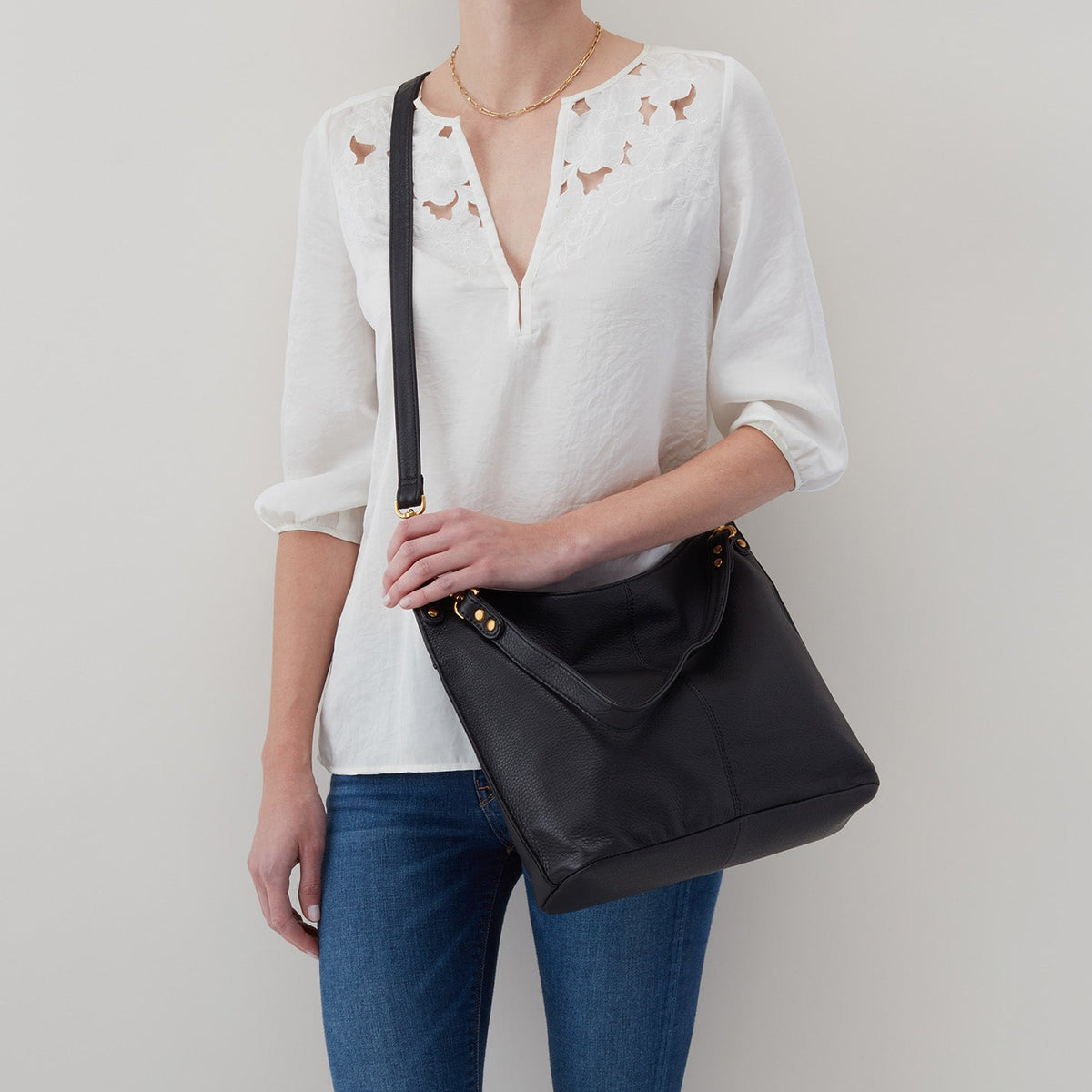 HOBO Latest - Pier Shoulder Bag In Pebbled Leather - Black