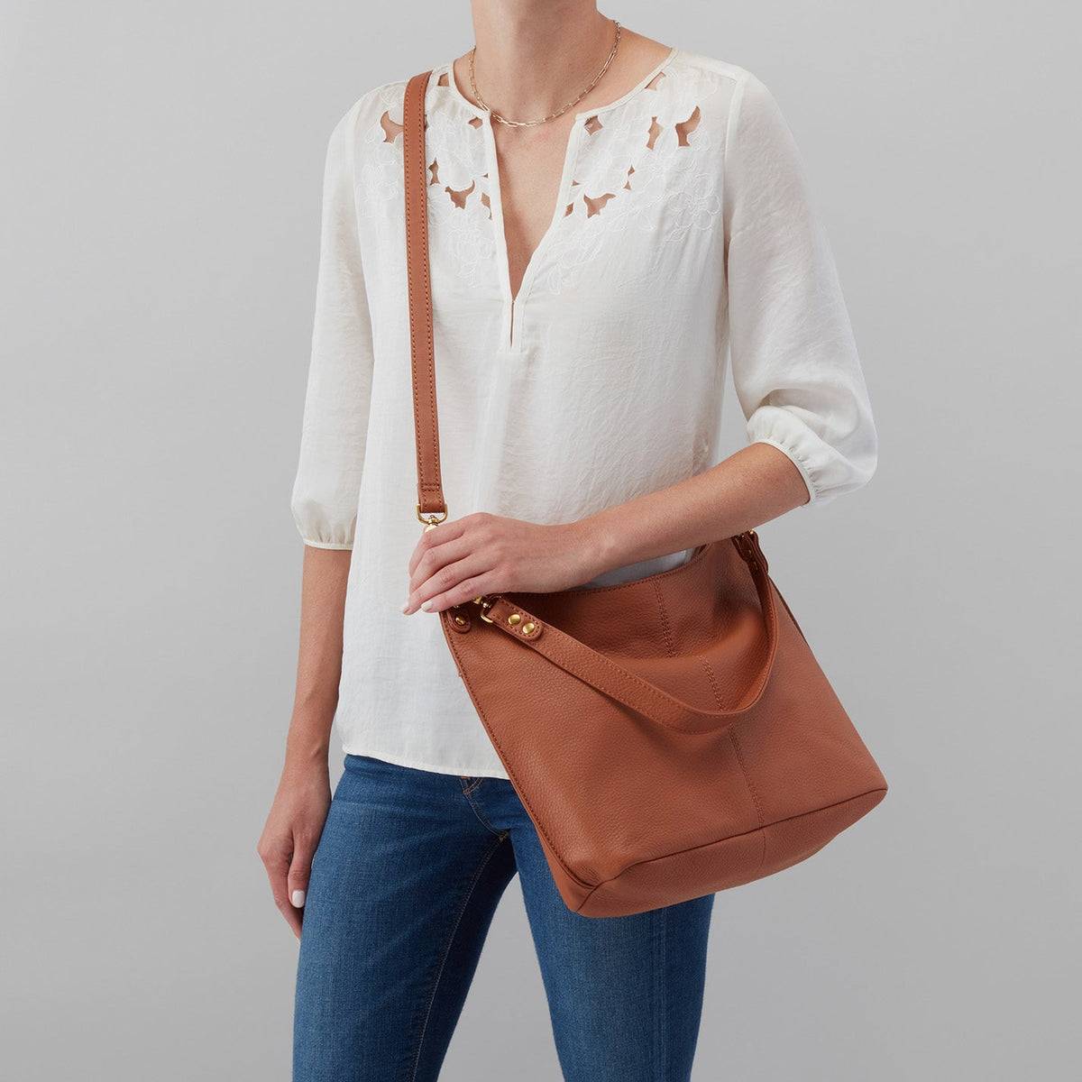 HOBO Hot Sale - Pier Shoulder Bag in Pebbled Leather - Cashew