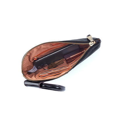 HOBO Deals - Sable Wristlet In Polished Leather - Black