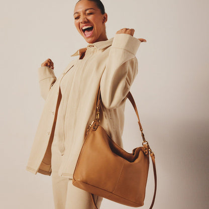 HOBO Trending - Pier Shoulder Bag In Pebbled Leather - Sandstorm