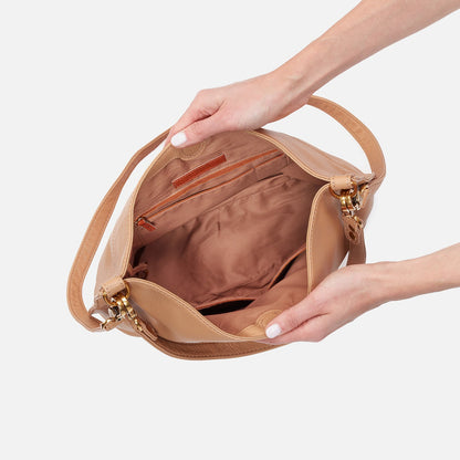 HOBO Trending - Pier Shoulder Bag In Pebbled Leather - Sandstorm
