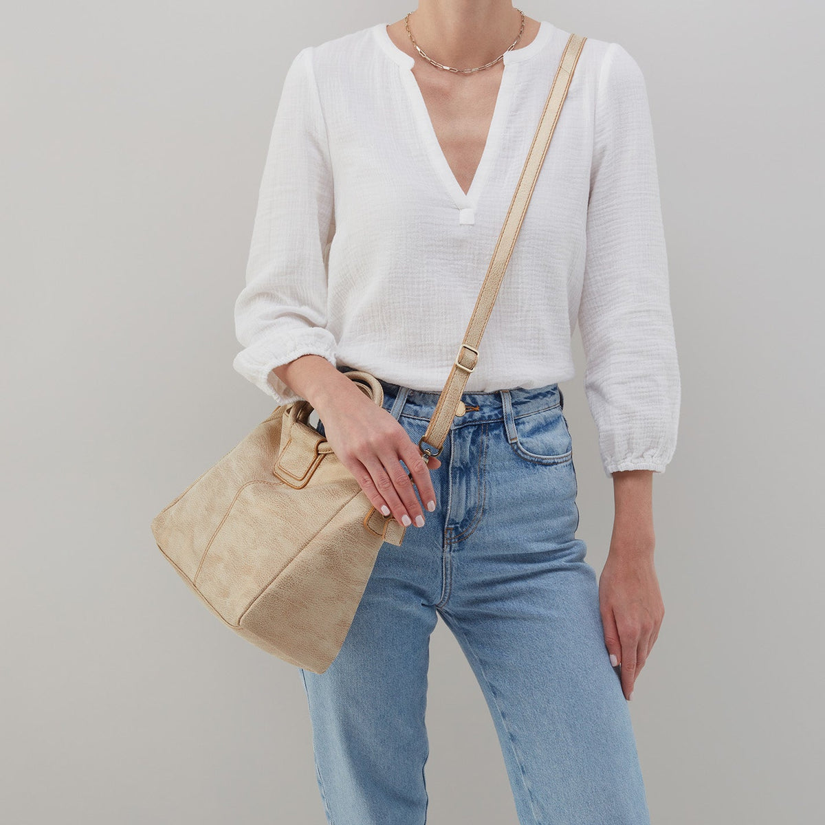 HOBO Exclusive - Sheila Medium Satchel In Metallic Leather - Gold Leaf