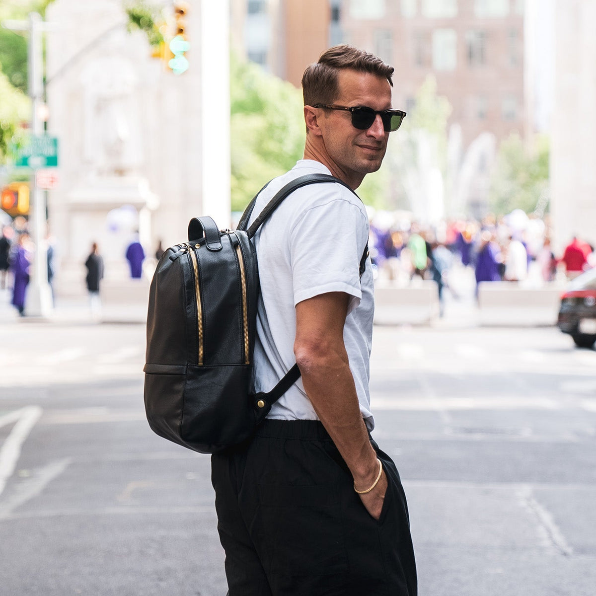 HOBO Best Price - Maddox Backpack in Silk Napa Leather - Black