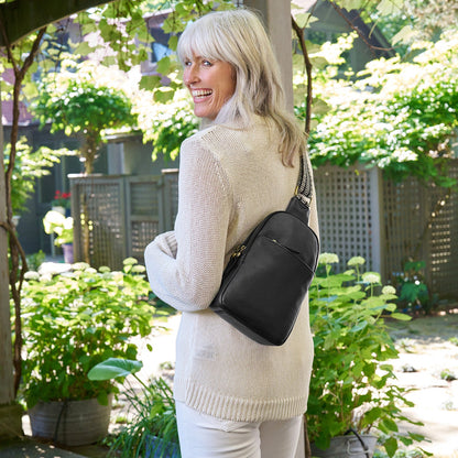 HOBO New - Cass Sling In Pebbled Leather - Black