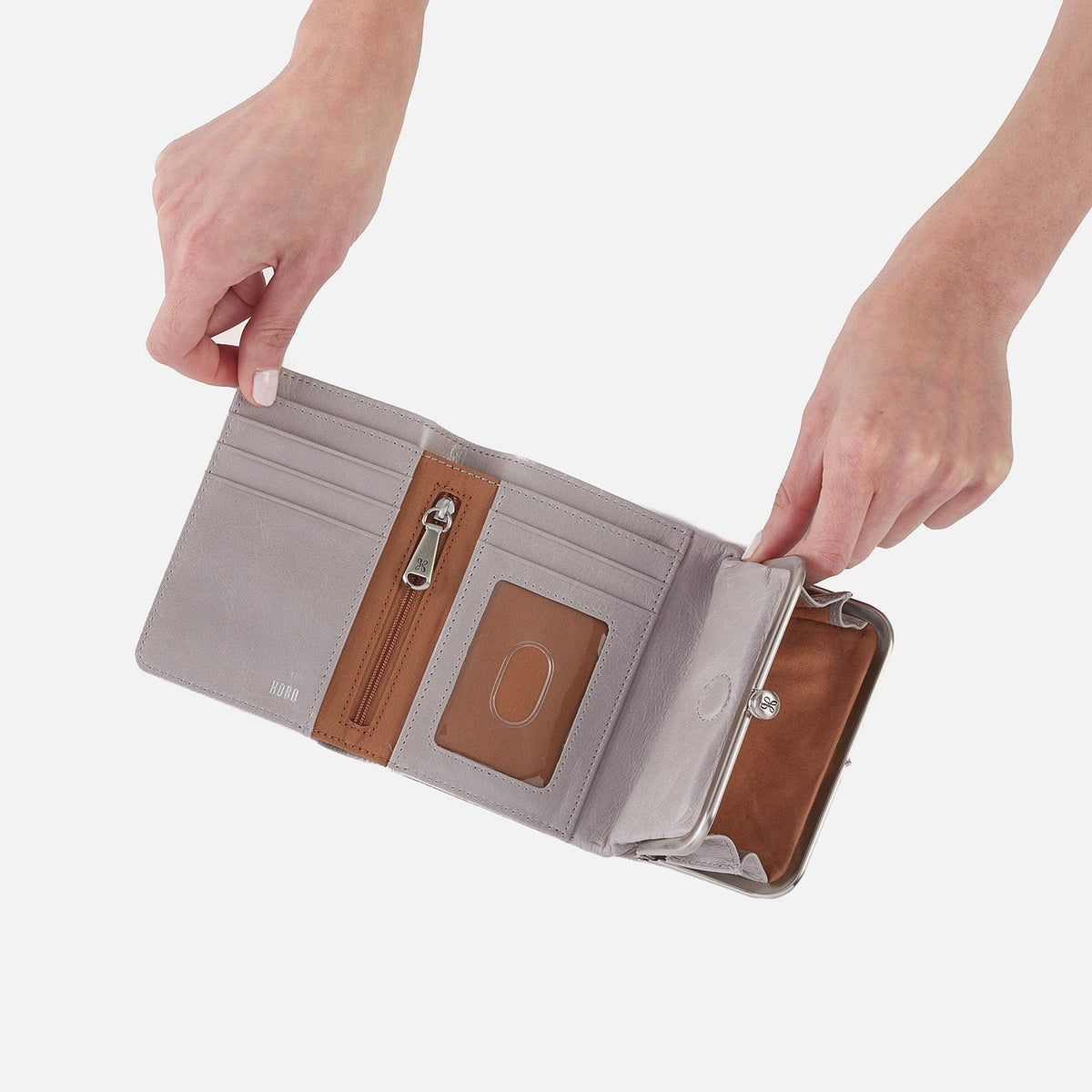 HOBO Best Seller - Robin Compact Wallet In Polished Leather - Light Grey