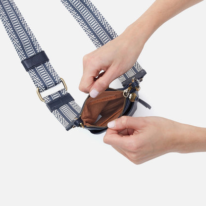 HOBO Exclusive - Cia Phone Crossbody in Pebbled Leather - Sapphire