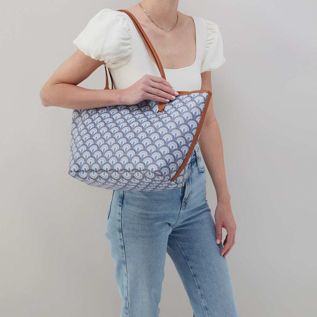 HOBO Essential - All That Tote In Coated Canvas - Soft Ocean