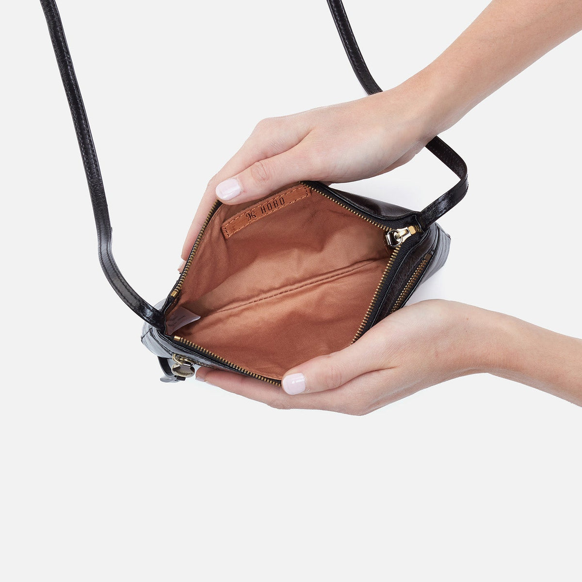 HOBO Latest - Cara Crossbody In Polished Leather - Black