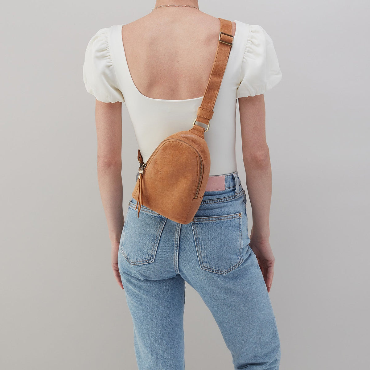 HOBO New - Fern Sling In Buffed Leather - Whiskey