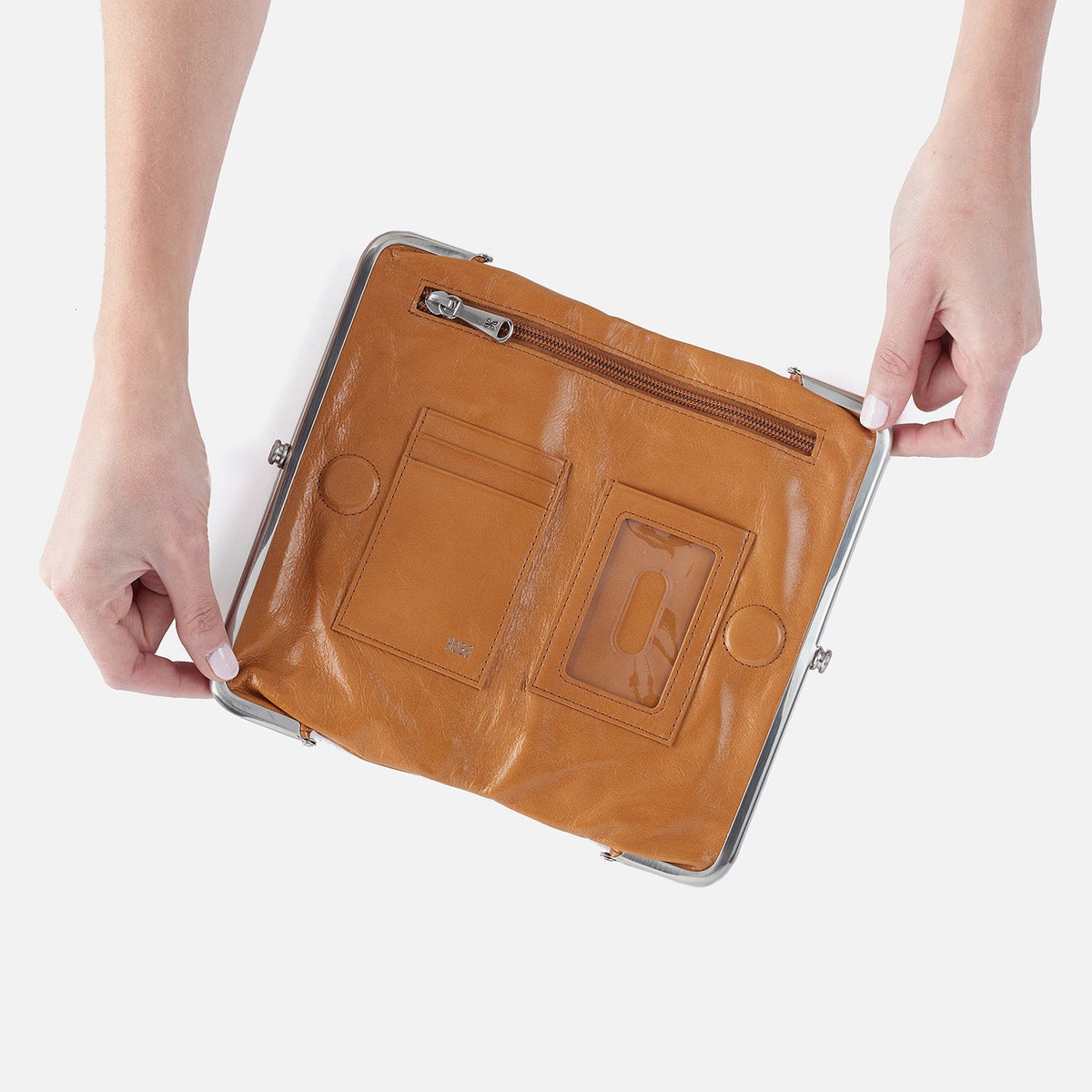 HOBO Special Offer - Lauren Clutch-Wallet In Polished Leather - Natural