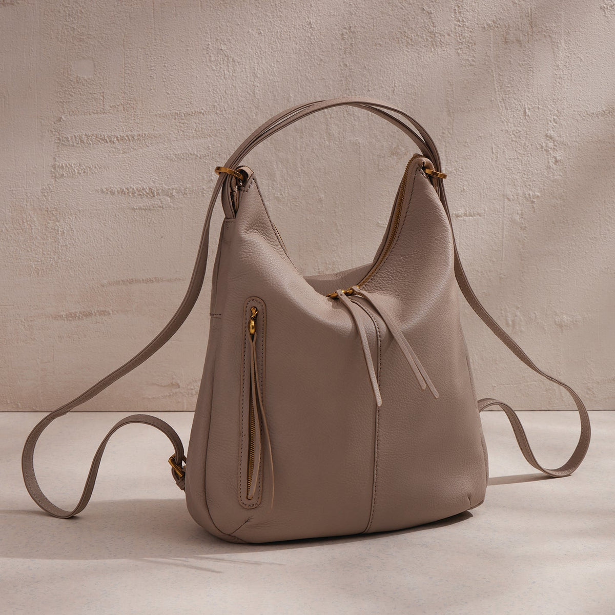 HOBO Trusted - Merrin Convertible Backpack In Pebbled Leather - Taupe