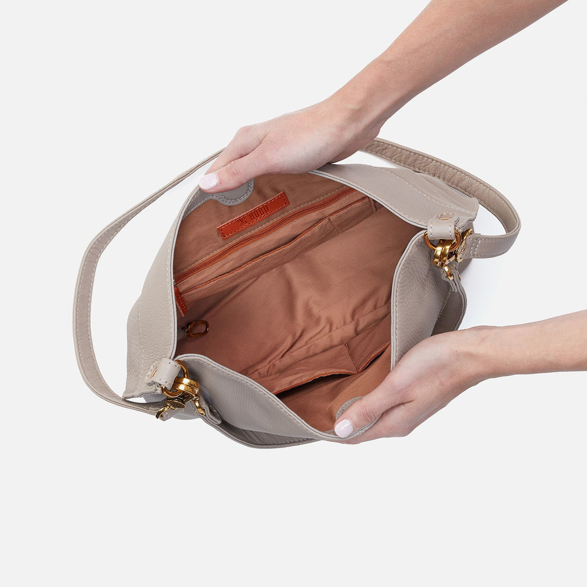 HOBO Classic - Pier Shoulder Bag In Pebbled Leather - Taupe