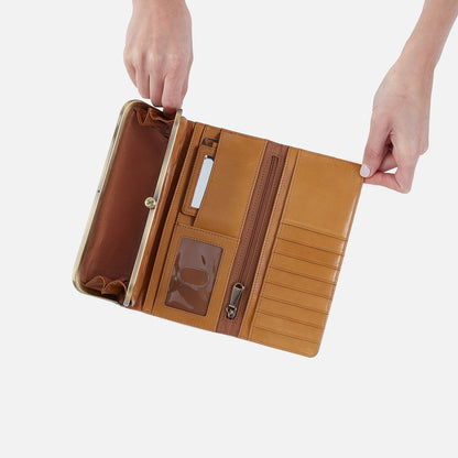 HOBO Value - Rachel Continental Wallet In Polished Leather - Natural