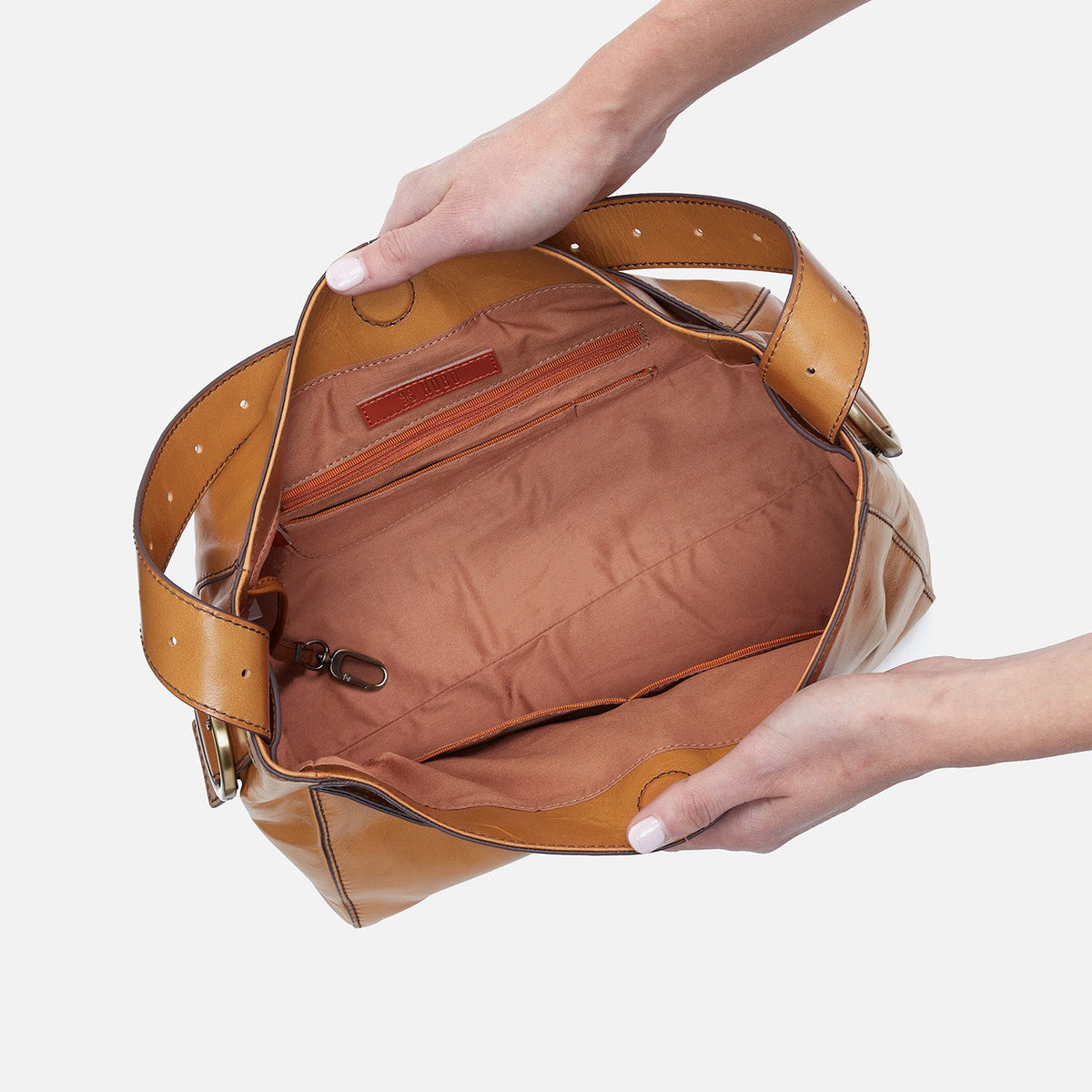 HOBO Quality - Render Shoulder Bag In Polished Leather - Natural