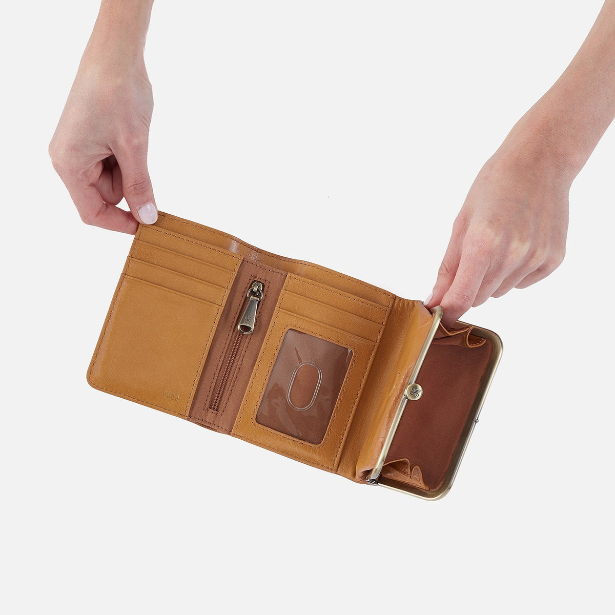 HOBO New - Robin Compact Wallet In Polished Leather - Natural