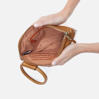 HOBO Deals - Sable Wristlet In Polished Leather - Natural