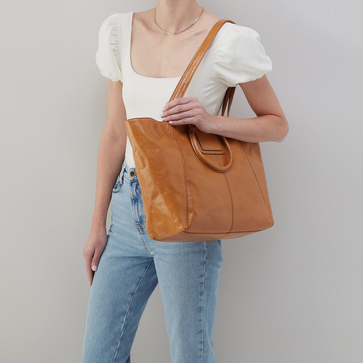 HOBO Hot Sale - Sheila East-West Tote In Polished Leather - Natural
