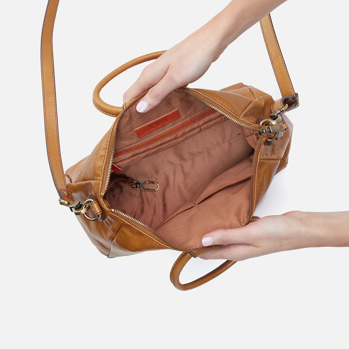 HOBO Essential - Sheila Medium Satchel In Polished Leather - Natural