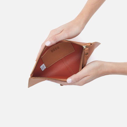 HOBO Premium - Vida Large Pouch in Micro Pebbled Leather - Biscuit
