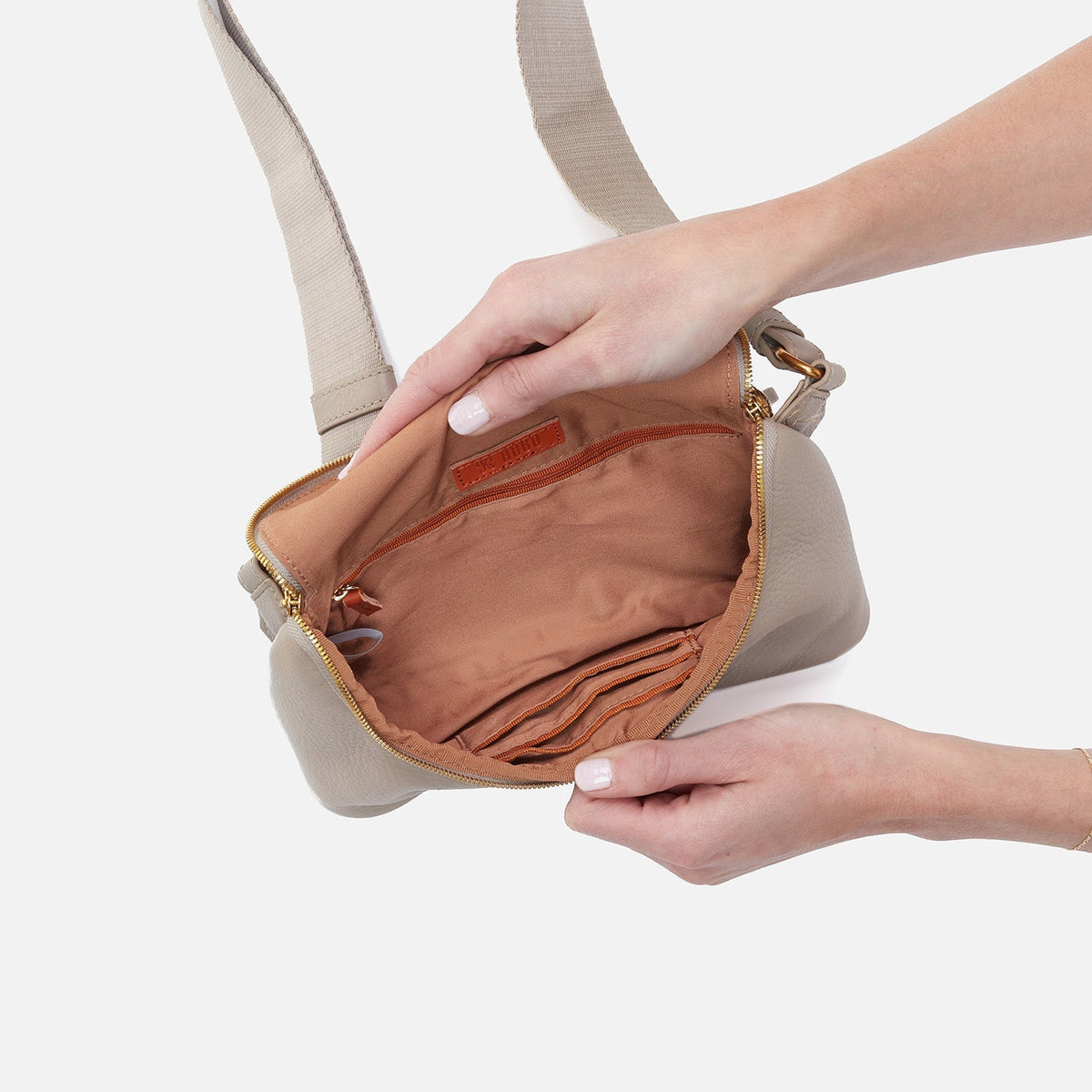 HOBO Top Pick - Fern Large Belt Bag In Pebbled Leather - Taupe