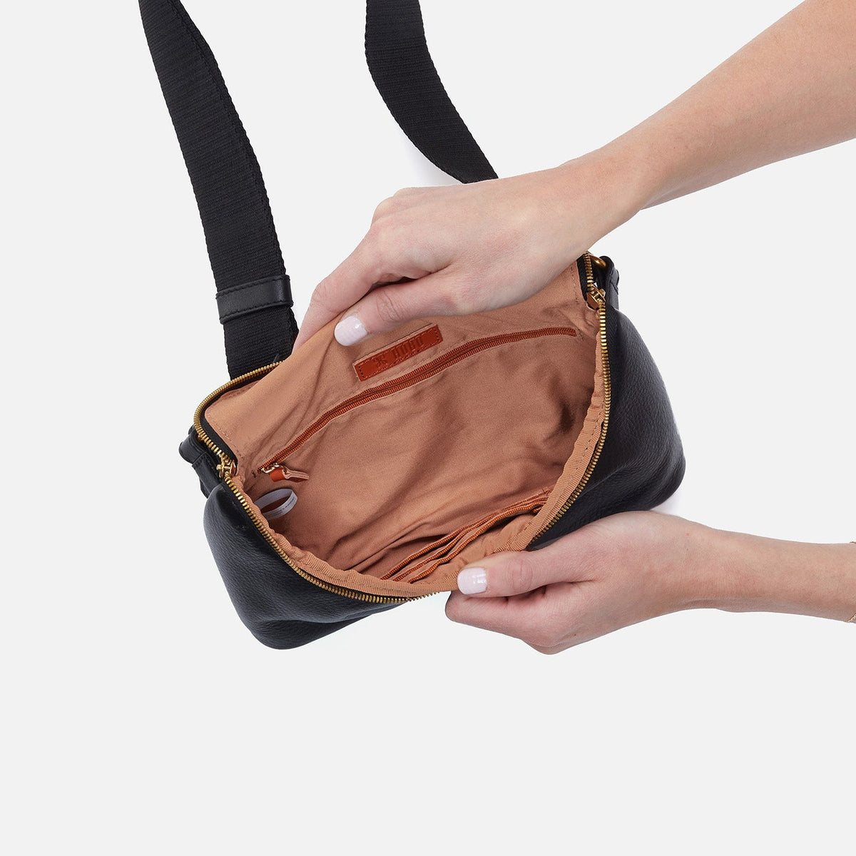 HOBO Top Pick - Fern Large Belt Bag In Pebbled Leather - Black