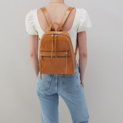 HOBO Everyday - Billie Backpack In Polished Leather - Natural
