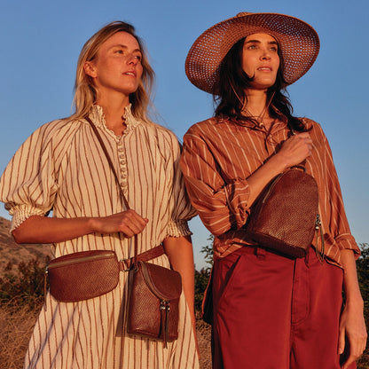 HOBO Trending - Fern Sling In Soft Embossed Leather - Tuscan Brown