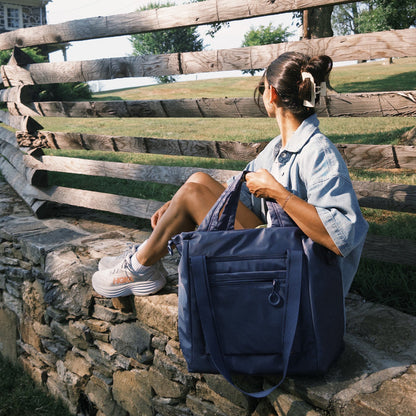 HOBO Latest - PLACES TO GO Tote in CaRefiber recycled nylon - Ocean