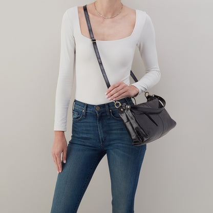 HOBO Classic - Avon Shoulder Bag In Polished Leather - Black