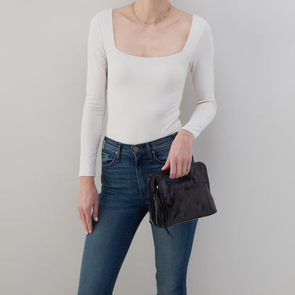 HOBO Essential - Ace Clutch In Polished Leather - Black