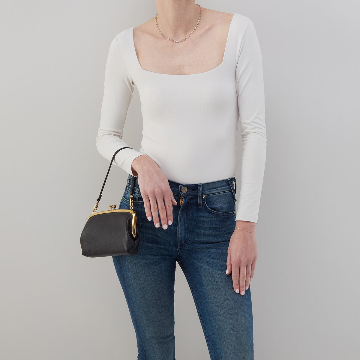 HOBO Essential - Cora Wallet Crossbody In Pebbled Leather - Black