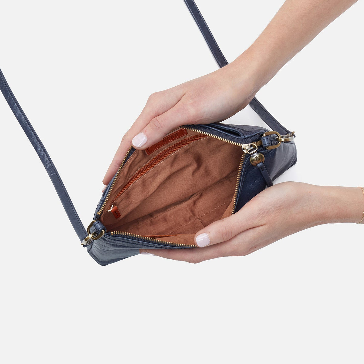 HOBO Trending - Darcy Crossbody In Polished Leather - Blue Stone
