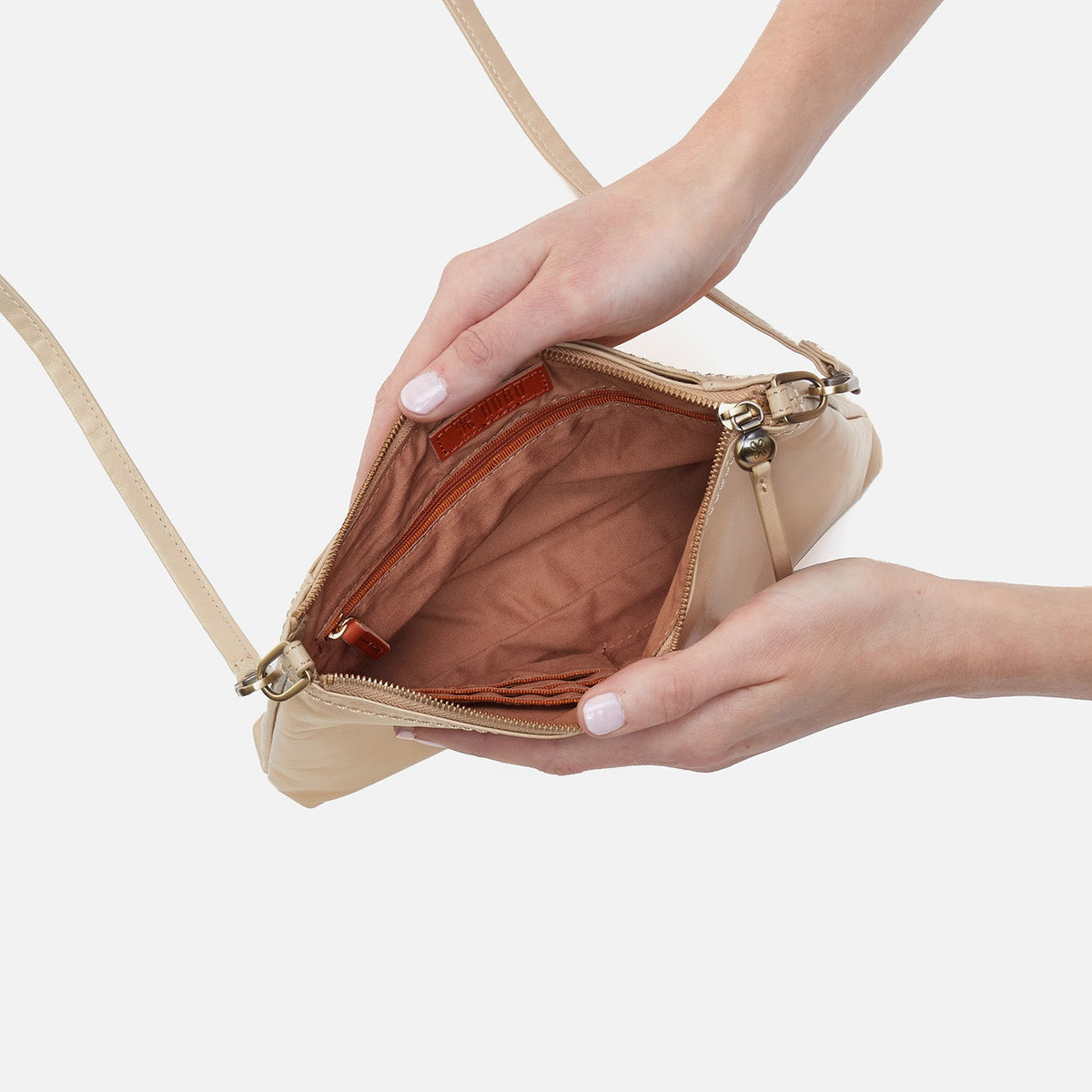HOBO Deals - Darcy Crossbody In Polished Leather - Quartz