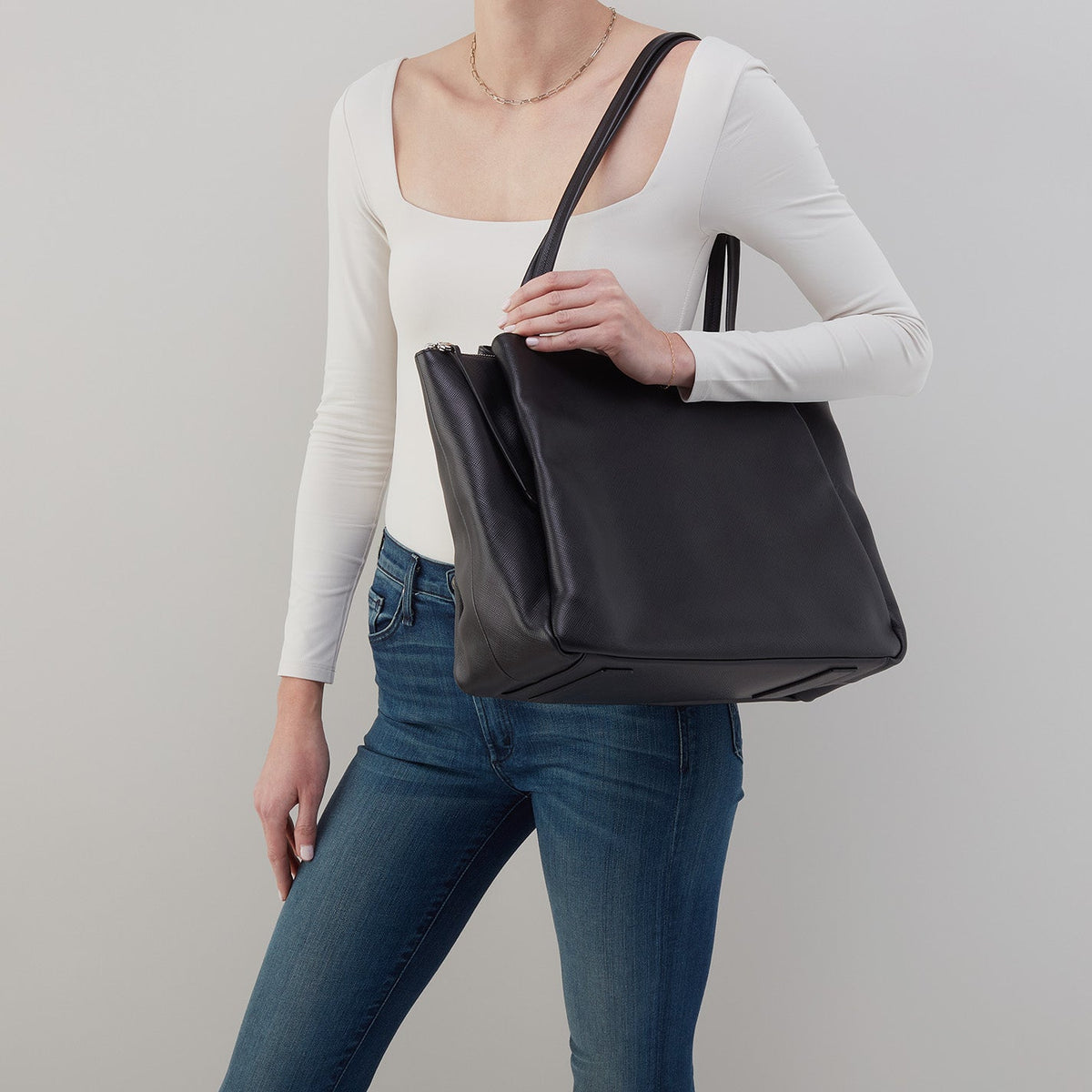 HOBO Top Pick - Essential Large Tote In Soft Saffiano Leather - Black