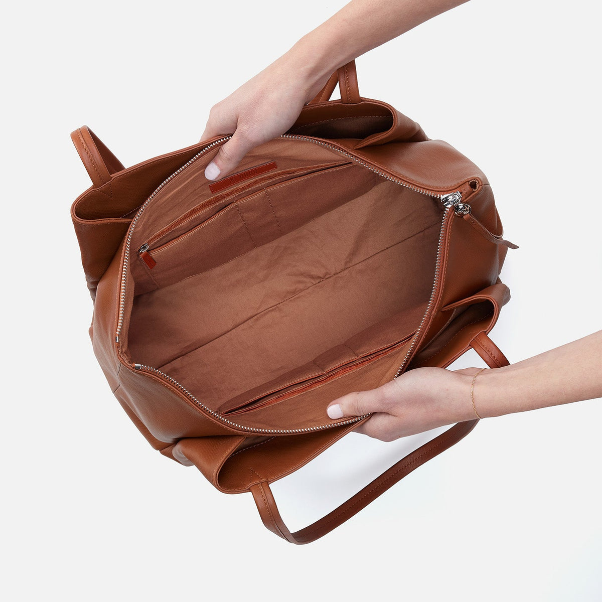 HOBO Great Value - Essential Large Tote In Soft Saffiano Leather - Lion
