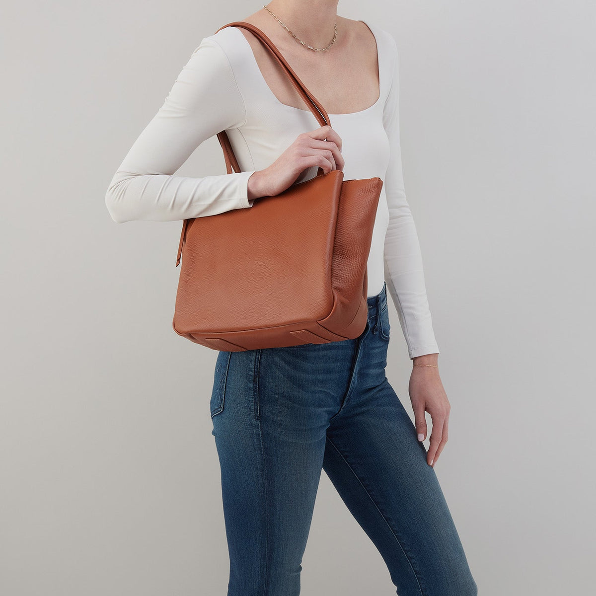 HOBO Recommended - Essential Medium Tote In Soft Saffiano Leather - Lion