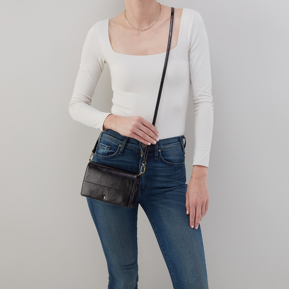 HOBO Best Price - Jill Crossbody In Polished Leather - Black