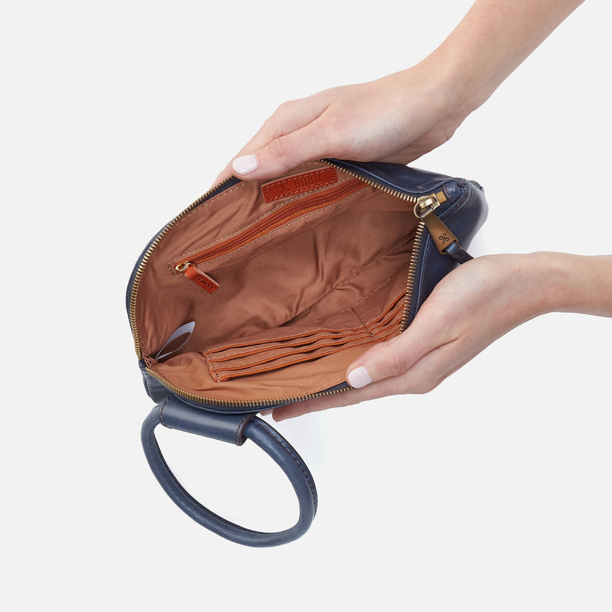 HOBO Trusted - Sable Wristlet In Polished Leather - Blue Stone