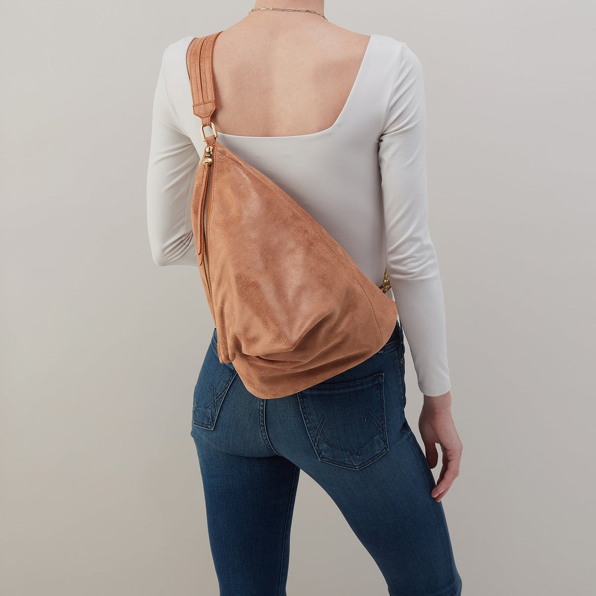 HOBO Value - Sway Convertible Sling In Buffed Leather - Whiskey