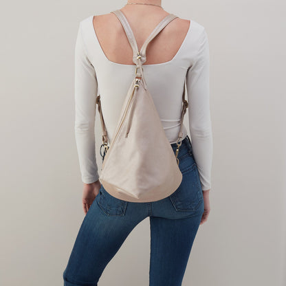 HOBO Great Value - Sway Convertible Sling In Pebbled Metallic Leather - Grey Mist