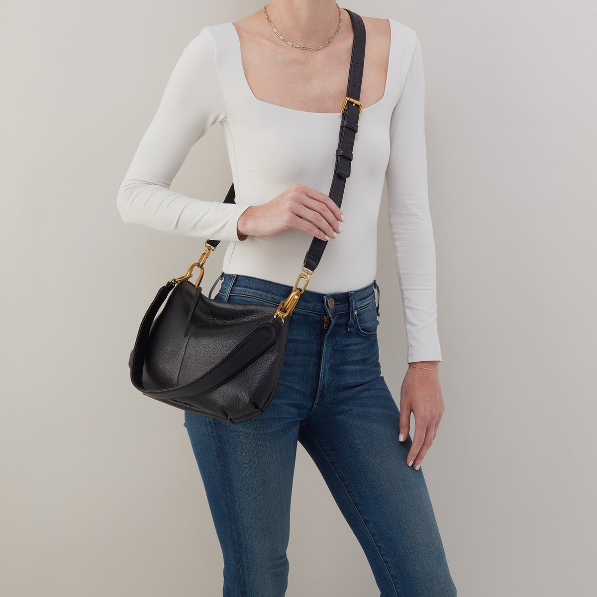 HOBO Featured - Advance Shoulder Bag In Pebbled Leather - Black