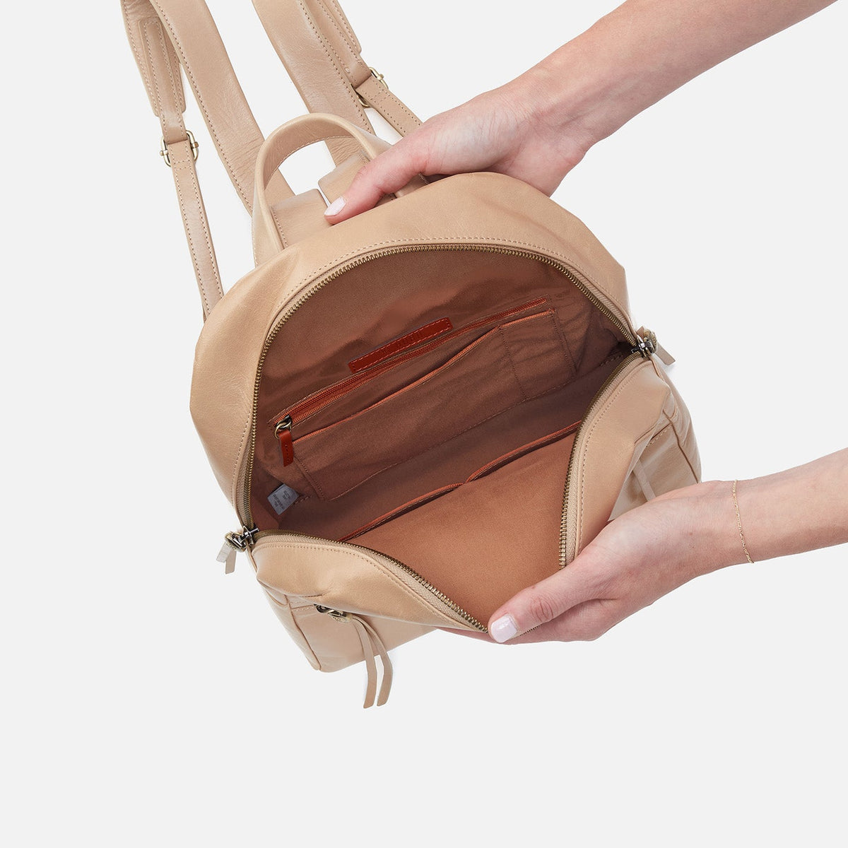 HOBO Popular - Billie Backpack In Polished Leather - Sand