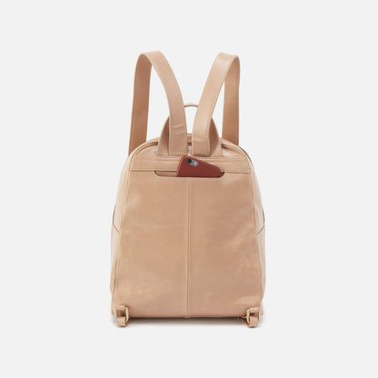 HOBO Popular - Billie Backpack In Polished Leather - Sand