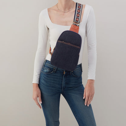 HOBO Classic - Cass Sling In Denim Fabric - Dark Denim
