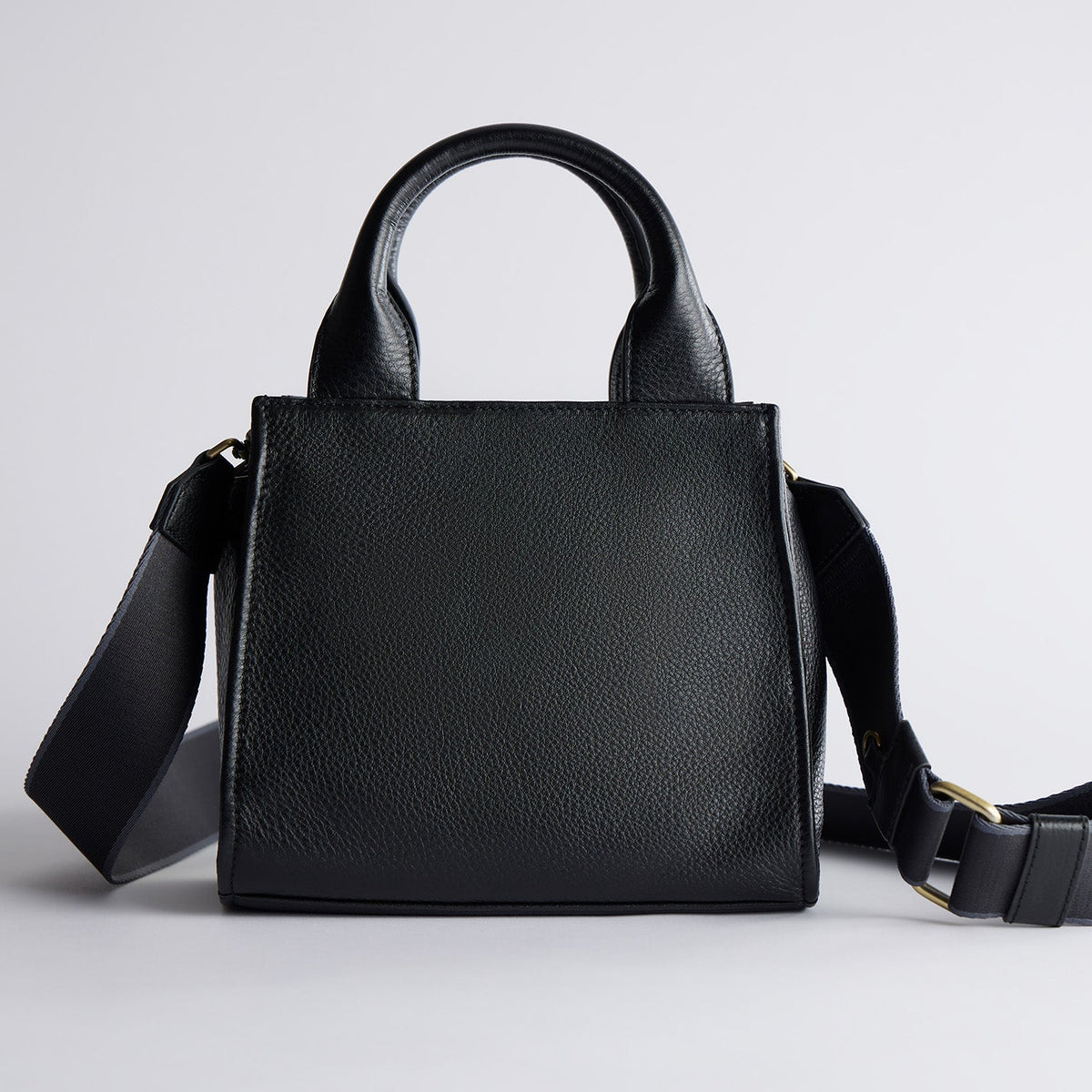 HOBO Top Pick - Cass Small Tote In Pebbled Leather - Black