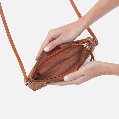 HOBO Great Value - Darcy Crossbody In Smooth Leather - Burnished Caramel